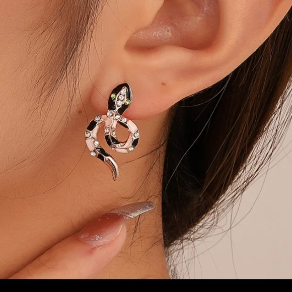 Beautiful gold rose snake Serpent earings - Picture 2 of 3